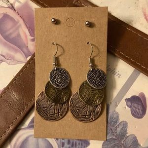 🤎🤍🤍Nwt. Boho Earrings